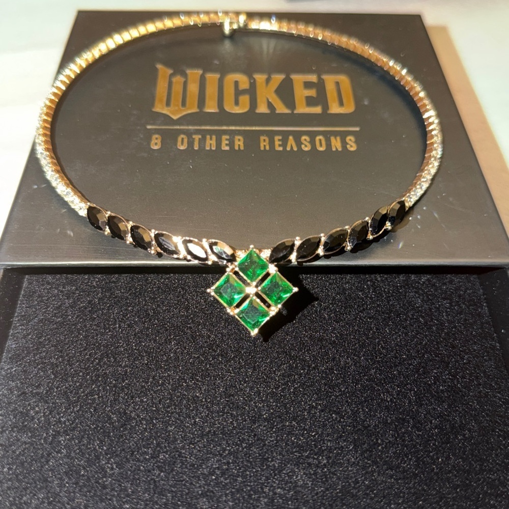 8 Other Reasons Wicked Elphie Choker